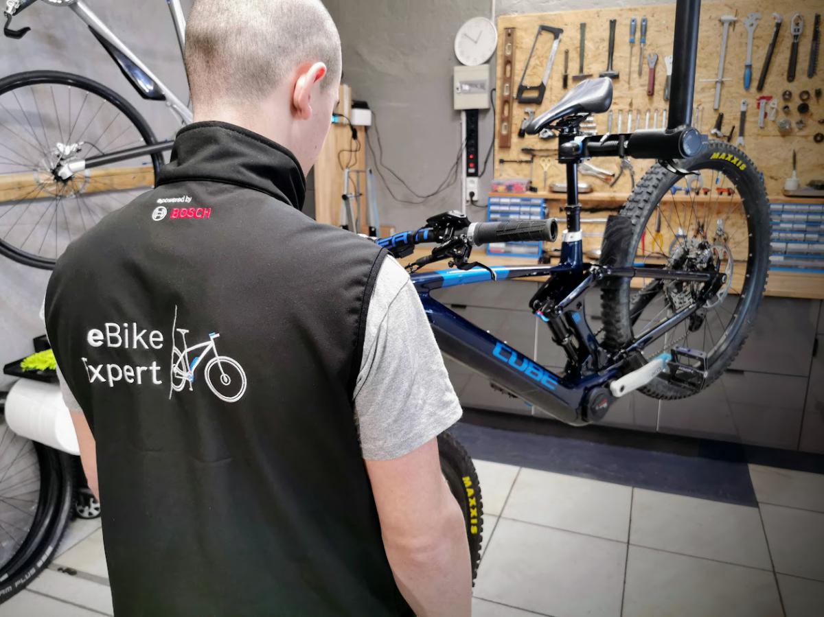 atelier, réparation, conseils, entretien, spécialiste vélo électrique sur Montpellier, certifié Bosch ebike expert.